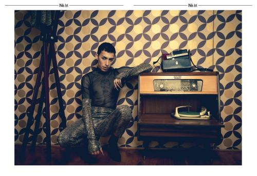 Agenciado MAKE ME A STAR é capa da revista POLISART